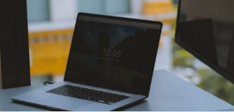 使用非小号进行项目参考时，信息滞后与偏差风险分析